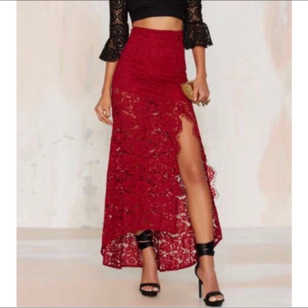 Nasty Gal burgundy lace maxi skirt. Sz Lg. NWT